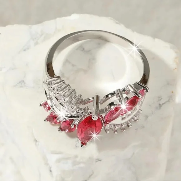 Elegant Red Zircon Ring. Size 8. - Picture 4 of 4